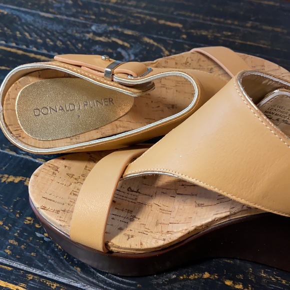 Donald J Pliner T-Strap Wedges - Picture 8 of 9